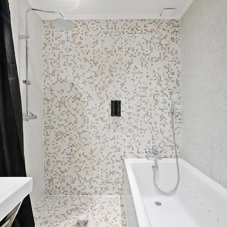 Arc De Triomphe Luxurious 3 Bedroom With Netflix דירה פריז